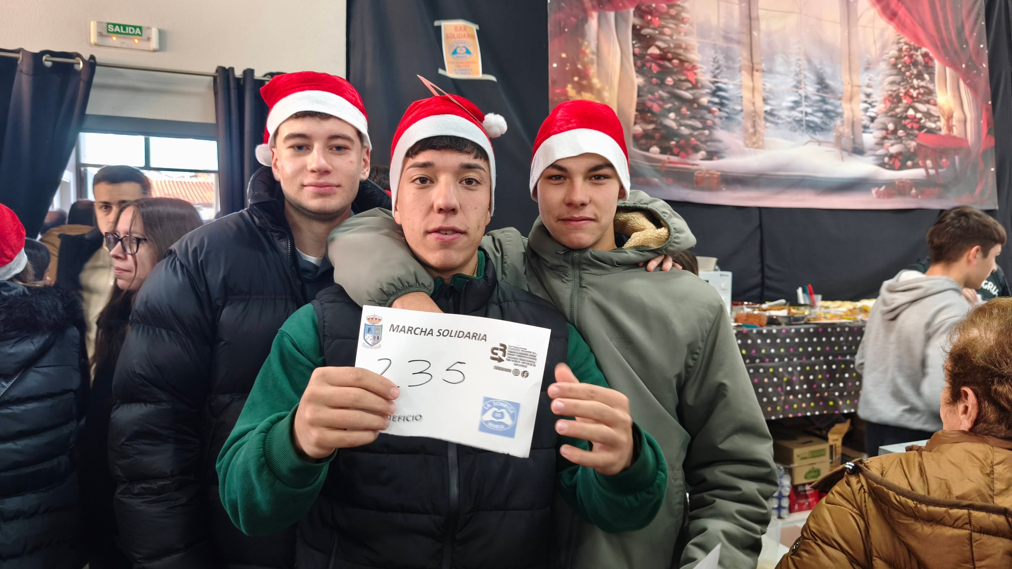 Pasos solidarios con acento navideño en Babilafuente