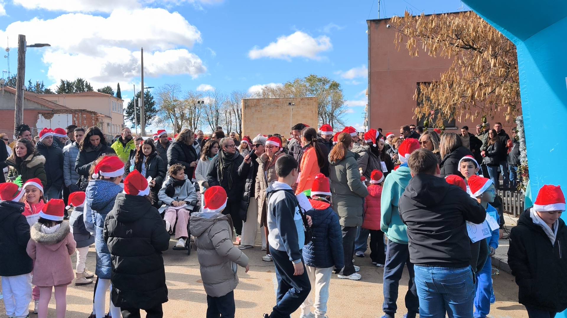 Pasos solidarios con acento navideño en Babilafuente