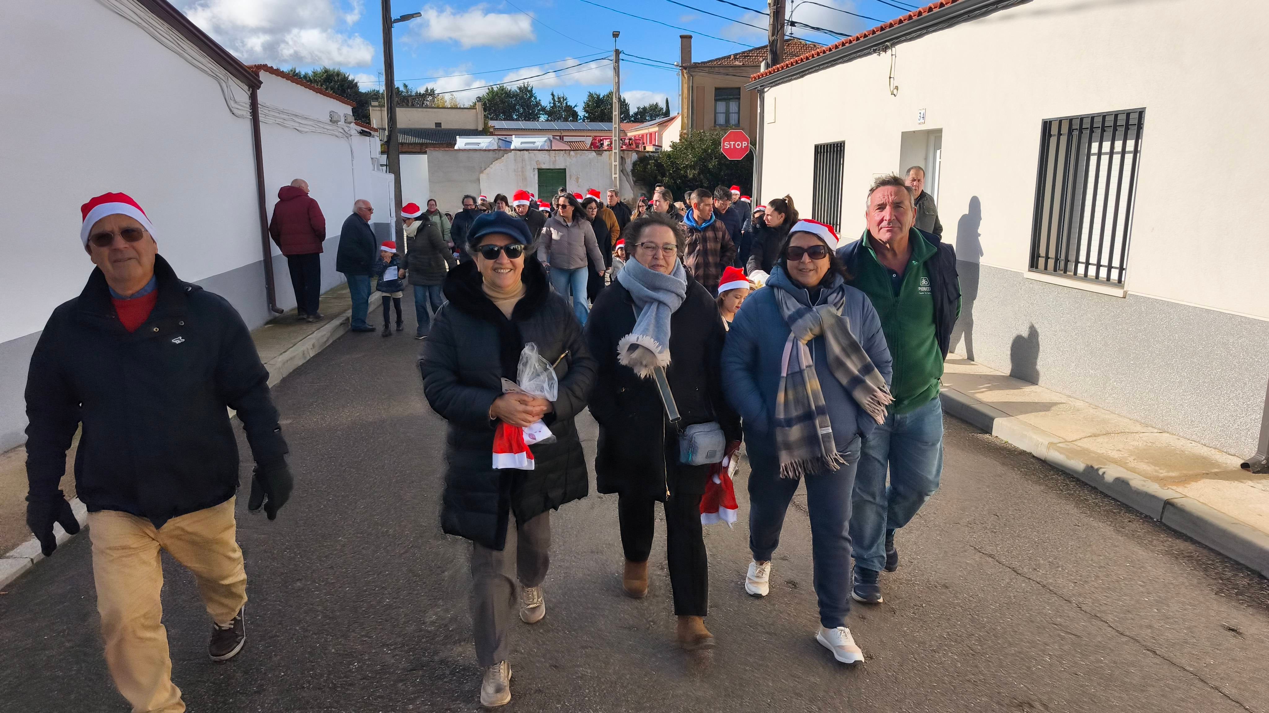 Pasos solidarios con acento navideño en Babilafuente