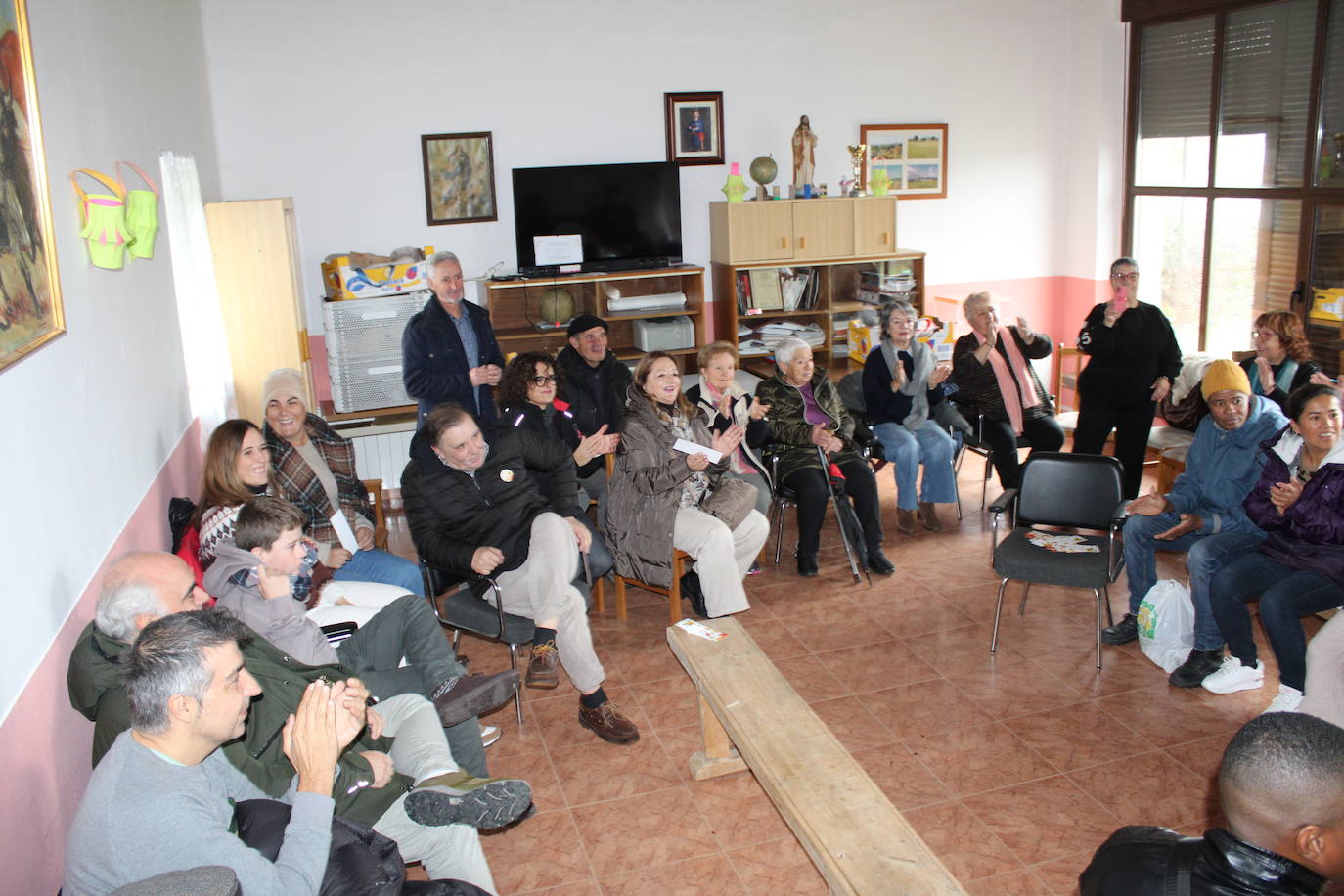 Gallegos de Solmirón disfruta de una castañada