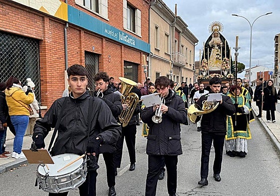 Procesión por las calles de Peñaranda