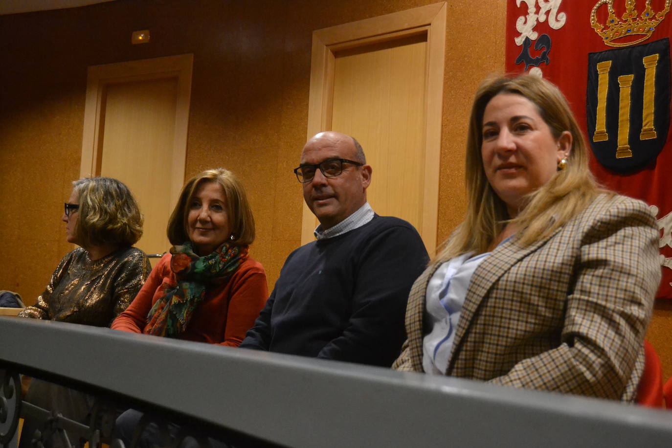 Mayalde inunda el Teatro Nuevo de tradición y libertad