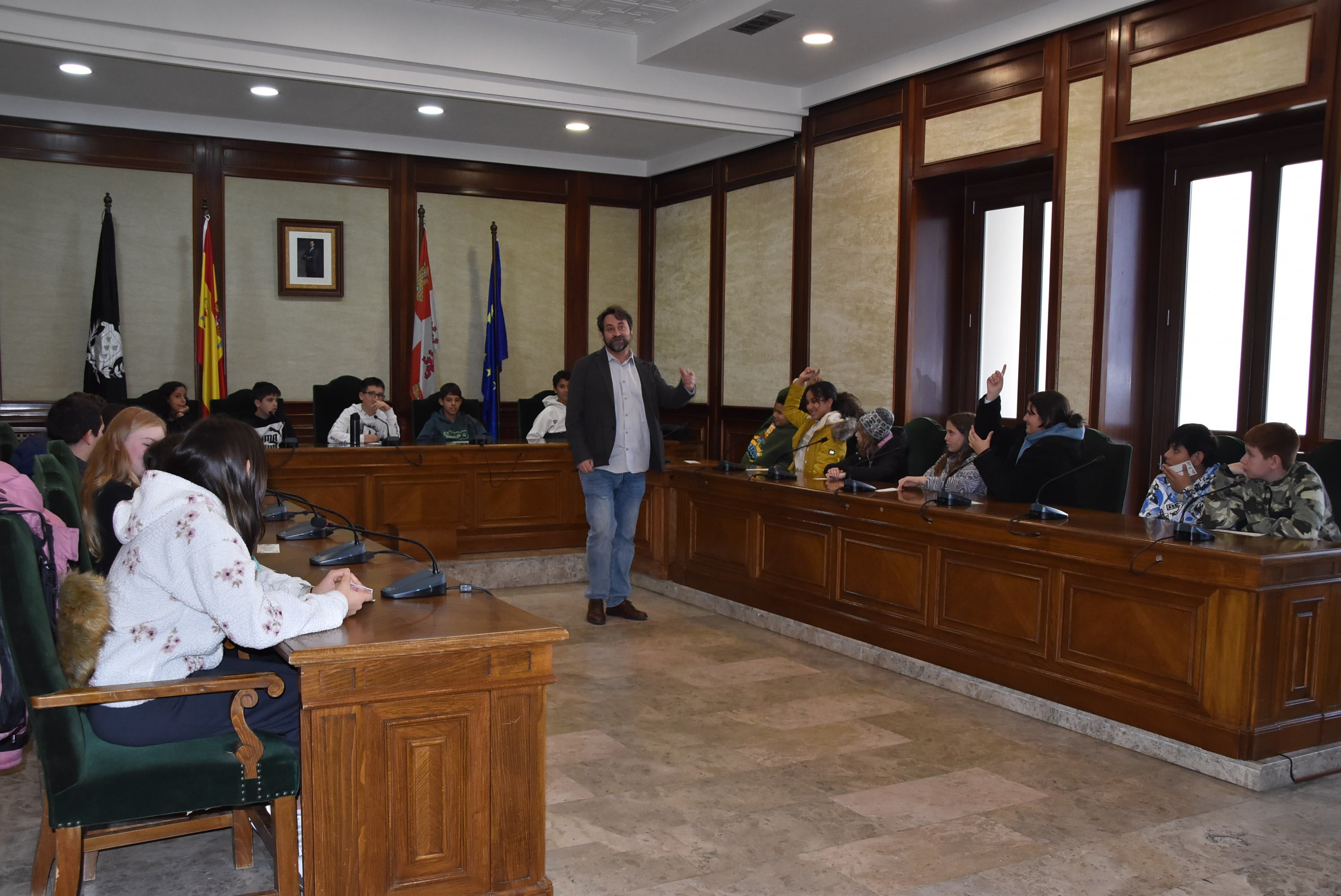 Visita de los colegios al Ayuntamiento de Béjar para conocer su funcionamiento