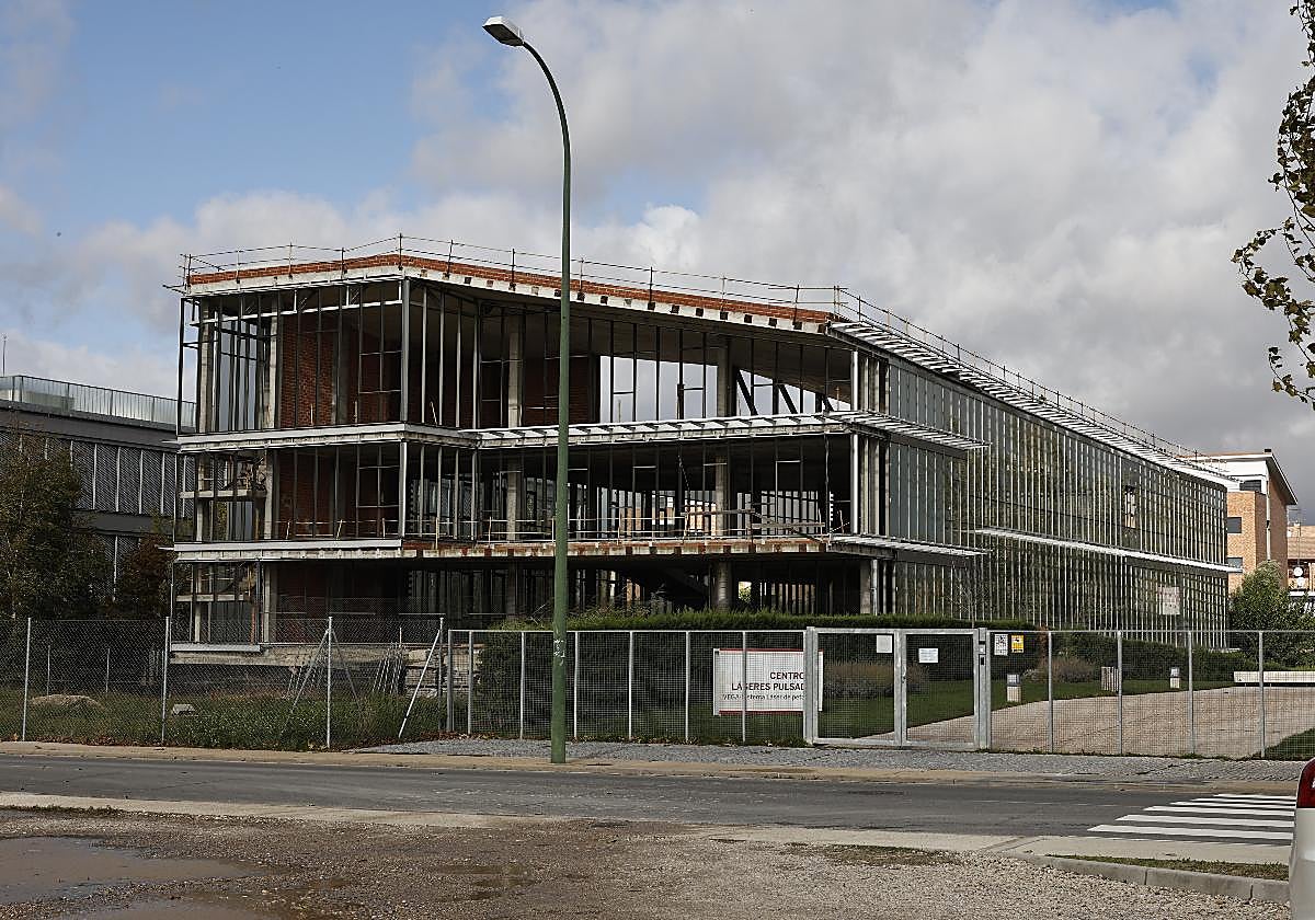 Situación del edificio M4, junto al Centro de Láseres Pulsados.