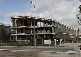 Situación del edificio M4, junto al Centro de Láseres Pulsados.