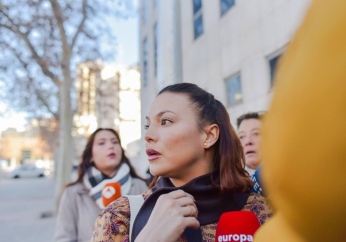 La actriz Elisa Mouliaá, llegando a declarar a los juzgados de Plaza de Castilla.
