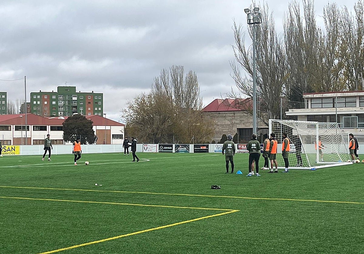 Simón, dando instrucciones durante la sesión de este miércoles.