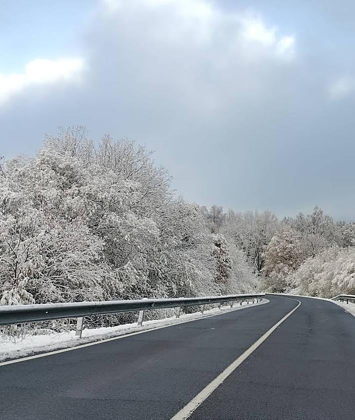 Imagen secundaria 2 - Salamanca registra la primera nevada del otoño en una noche gélida, con casi -6ºC en una de sus estaciones