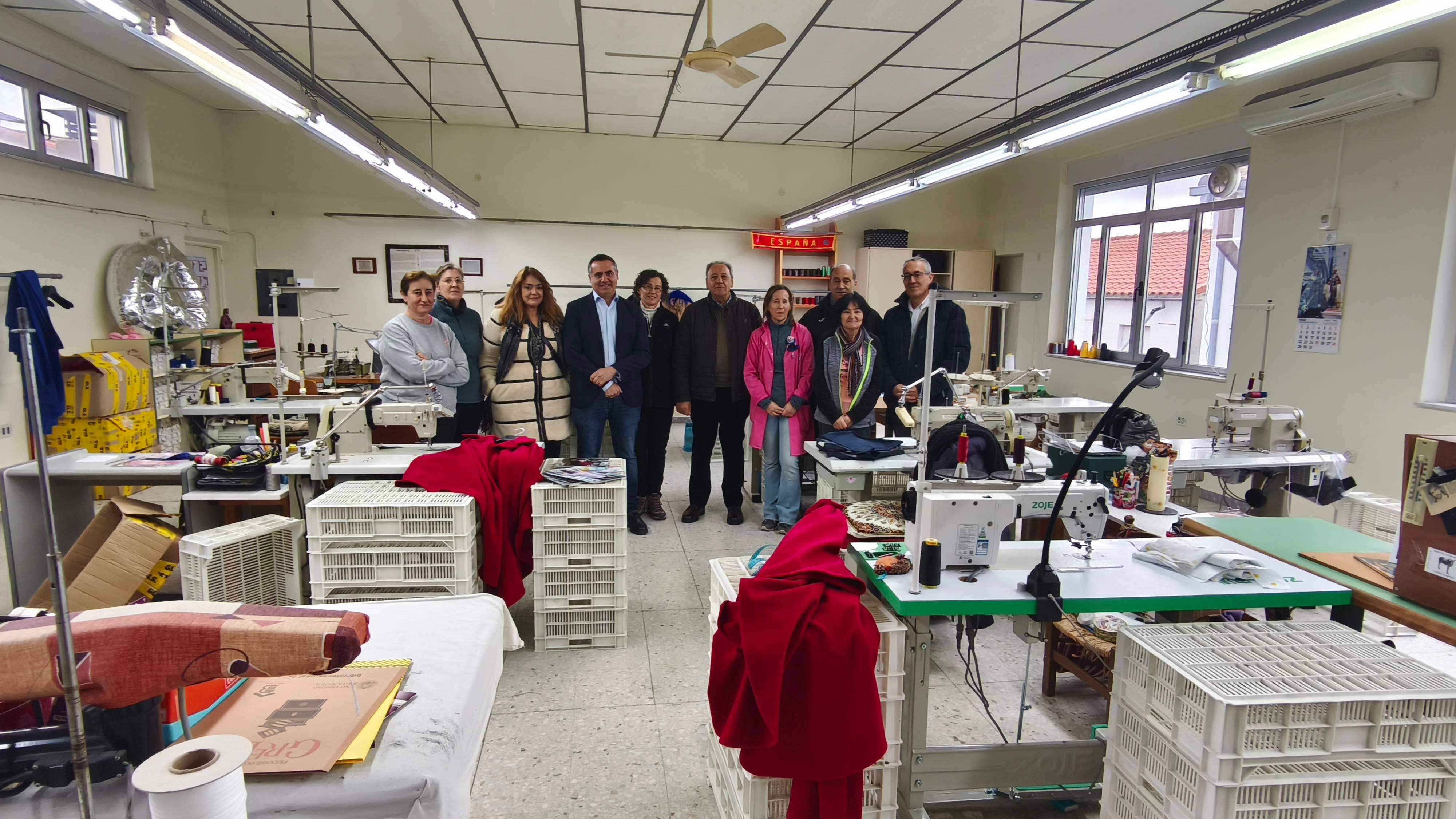 La formación con acceso al mercado laboral que reciben diez personas en Macotera