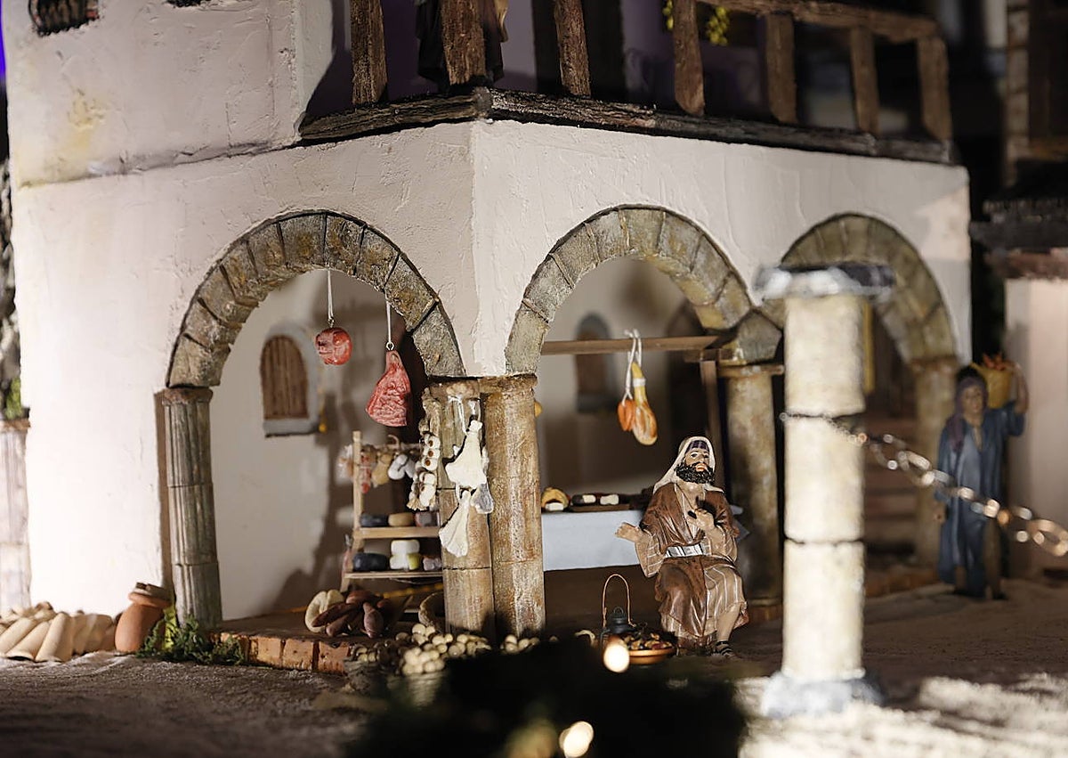 Imagen secundaria 1 - Un belén construido con más de 200 kilos de material y con una figura escondida