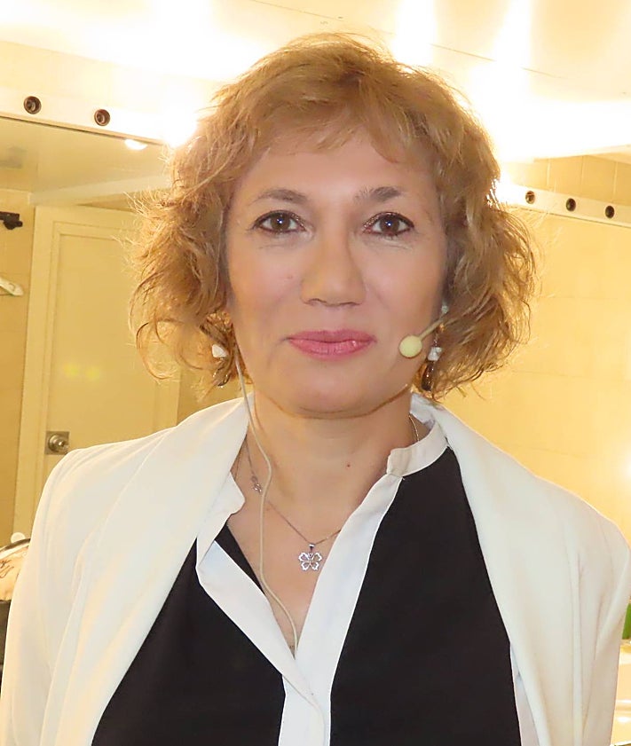 Imagen secundaria 2 - Verónica Pensosi deleita con su narrativa sobre Chaplín en Peñaranda