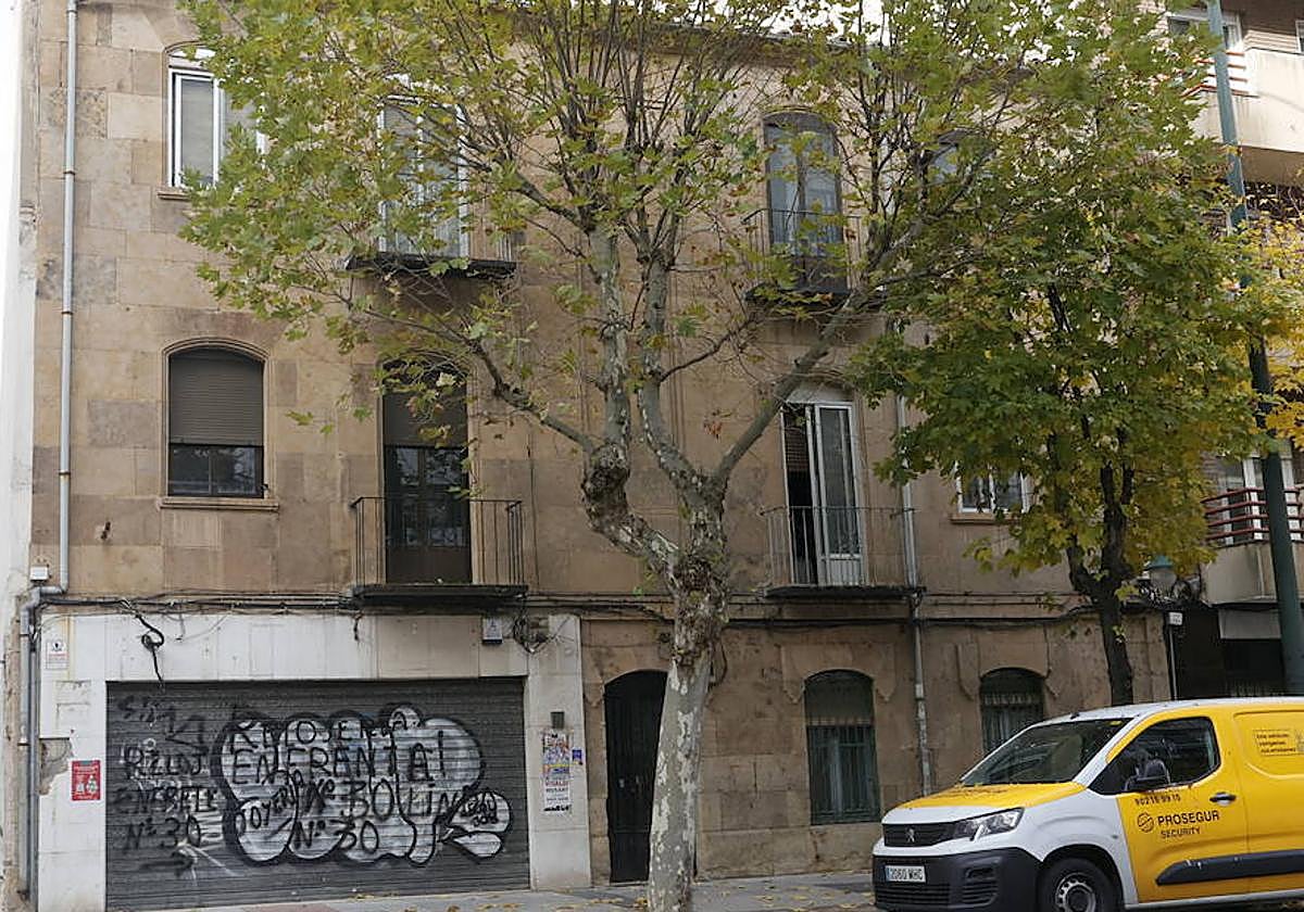 Edificio del paseo del Rollo protegido por el Plan General para el que se ha abierto un proceso de rehabilitación.