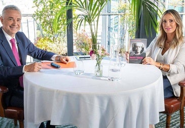 Jenaro Castro y Cristina Sánchez, en un momento de la entrevista.