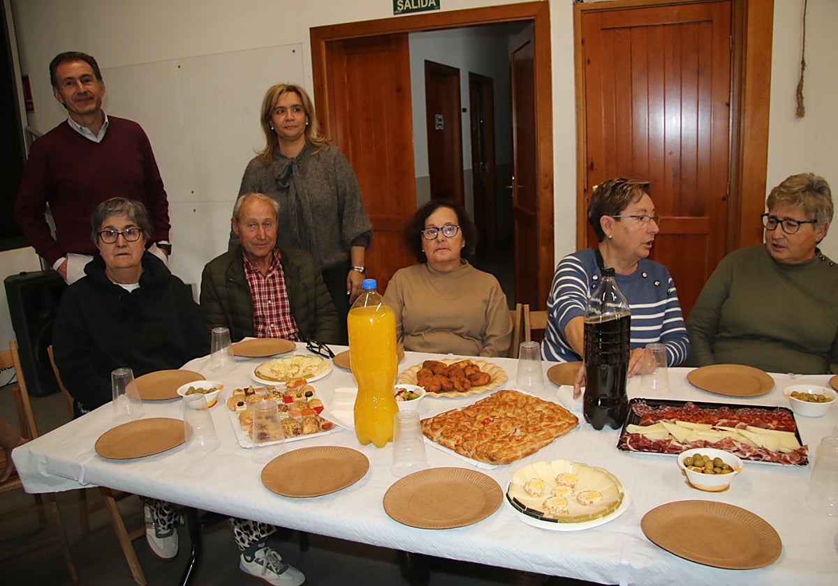 La comida de los mayores cierra las fiestas de Santa Bárbara en Aldeatejada