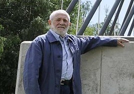 El escultor José Luis Alonso Coomonte.