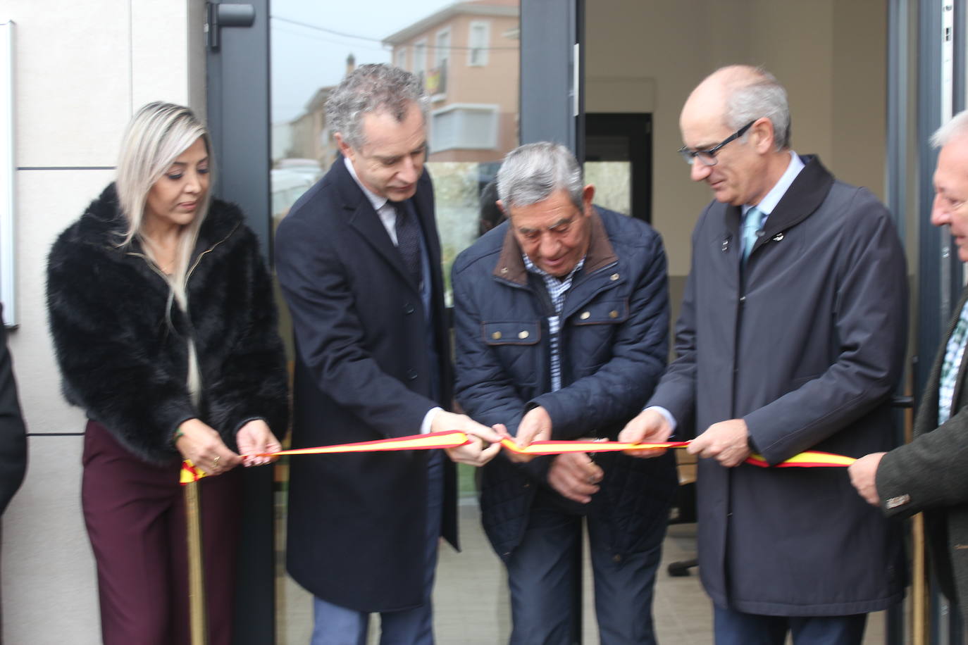 Villarino de los Aires celebra &quot;un servicio público a la altura&quot; con el nuevo centro médico