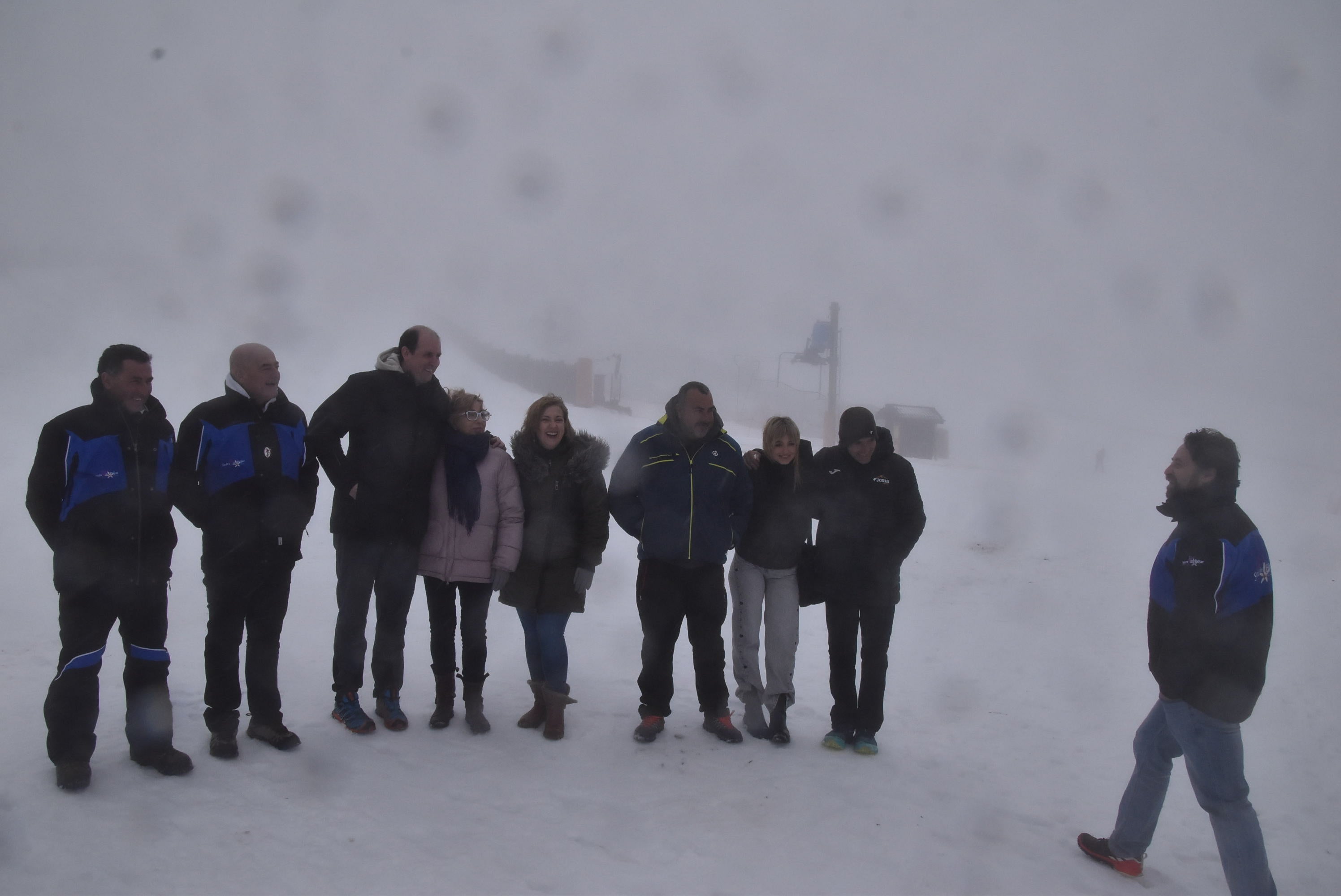 Béjar abre la temporada de nieve en La Covatilla con niebla y lluvia