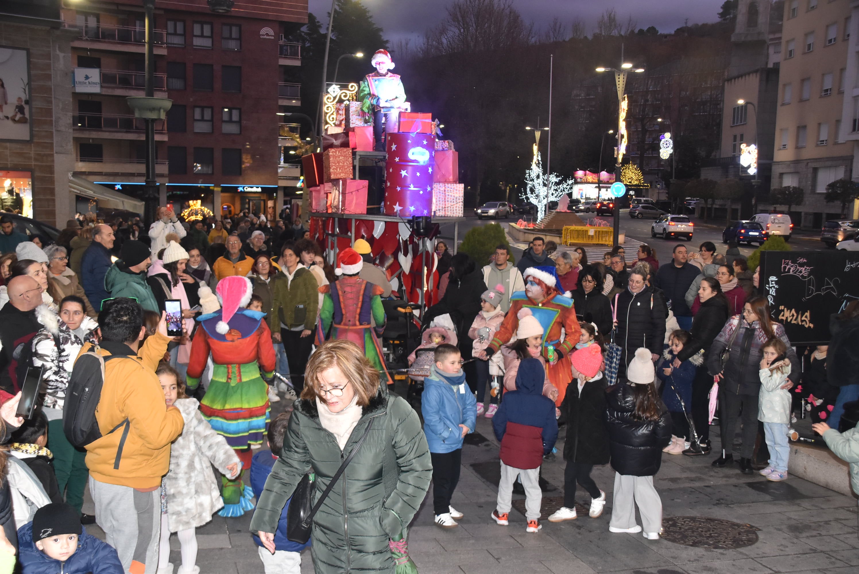 Béjar inicia la Navidad con la inauguración del alumbrado navideño