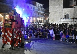 Imagen del pasacalles en la Plaza Mayor de Béjar