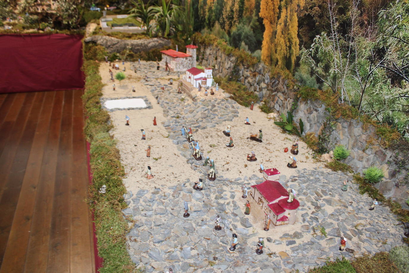 Béjar abre su muestra solidaria de belenes