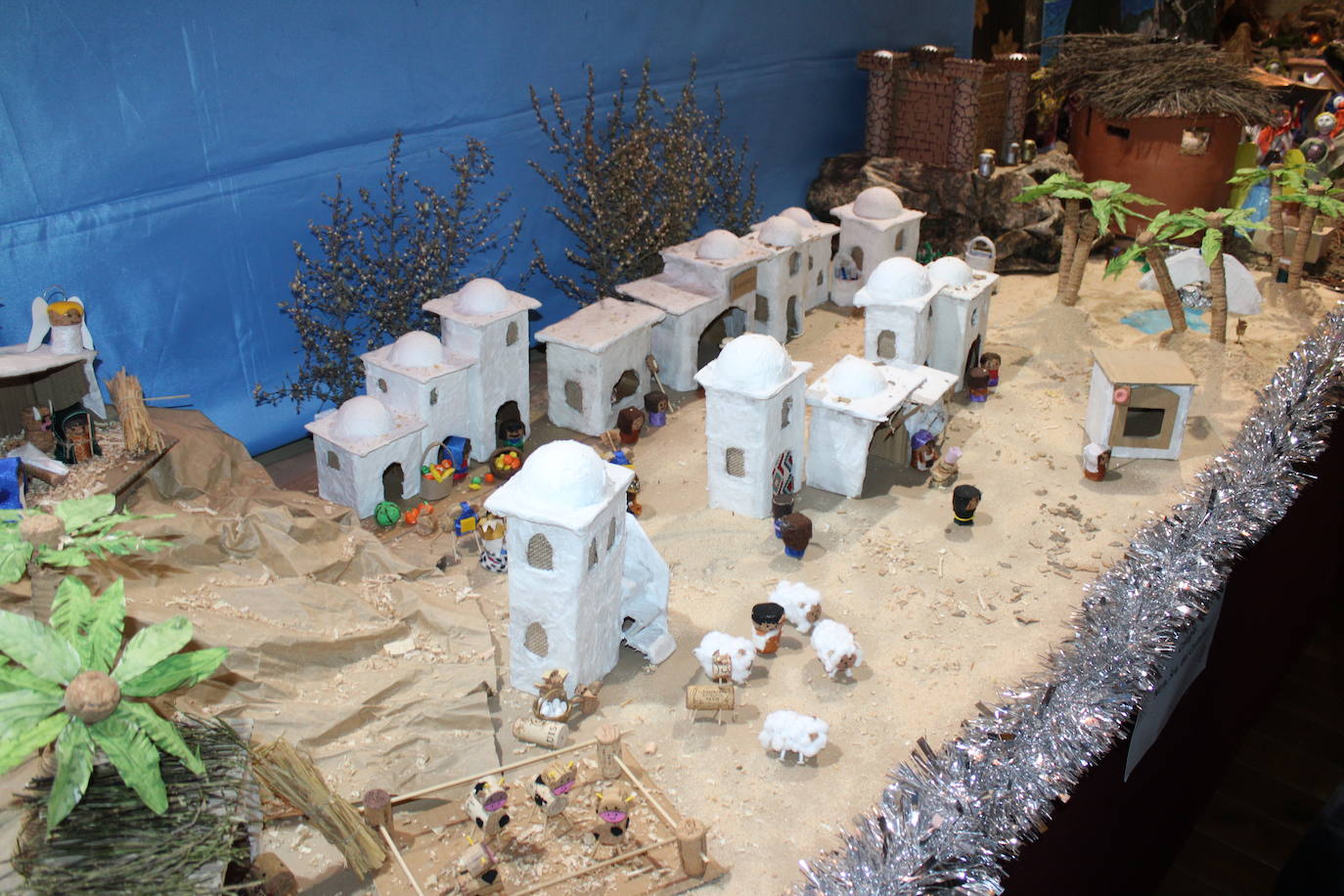 Béjar abre su muestra solidaria de belenes