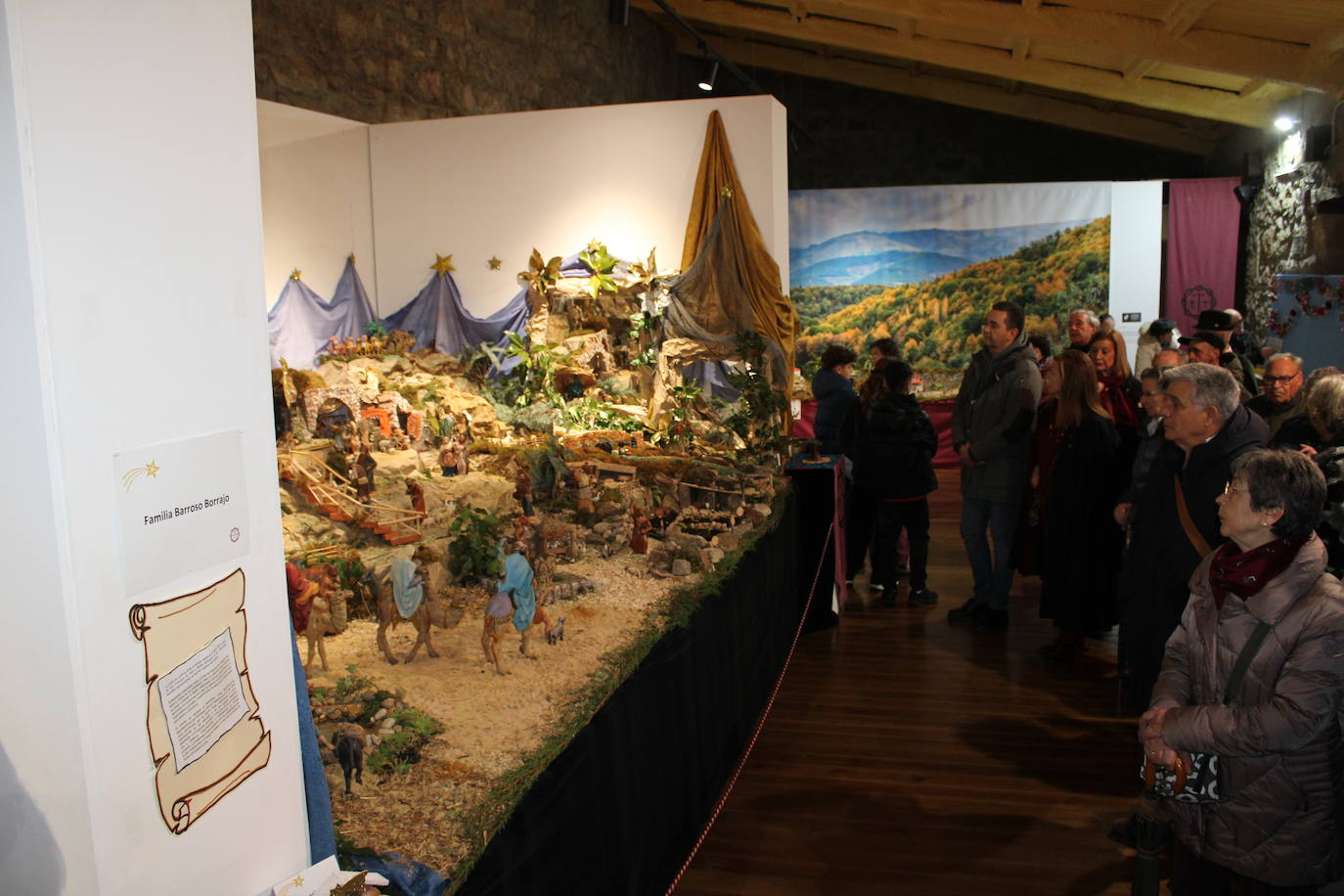 Béjar abre su muestra solidaria de belenes