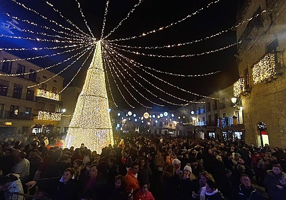 Imagen de la inauguración del alumbrado navideño del año pasado en Ciudad Rodrigo.