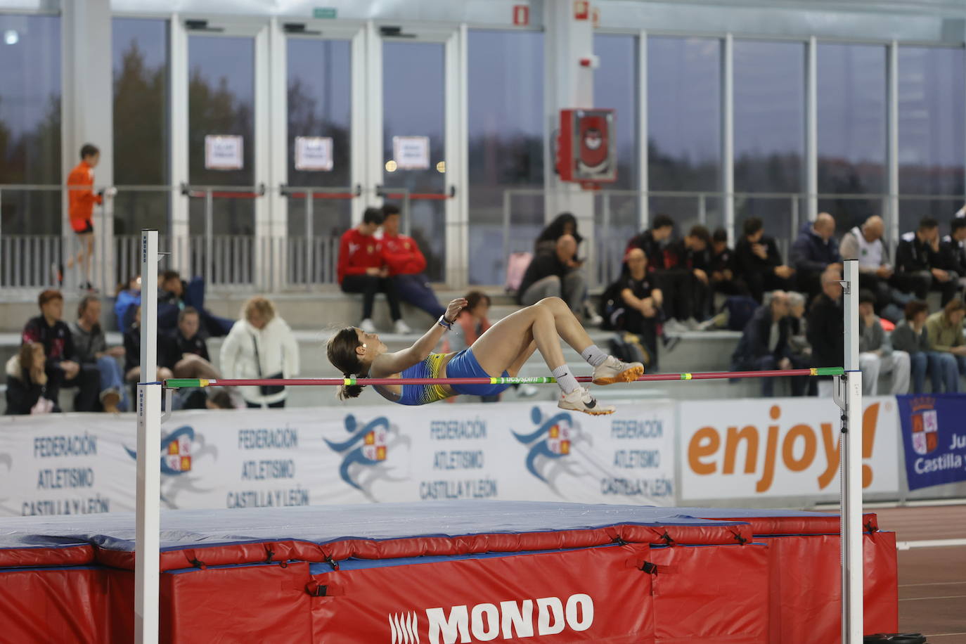 Las imágenes de una gran tarde de atletismo en la Carlos Gil Pérez