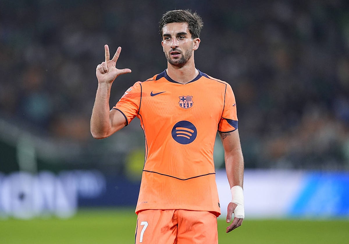 Ferran Torres celebra su tercera diana contra el Betis.