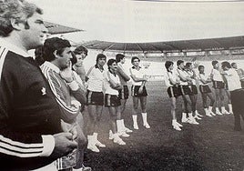 Manolo Villanova, en primer término, en la presentación de la temporada 81/82.
