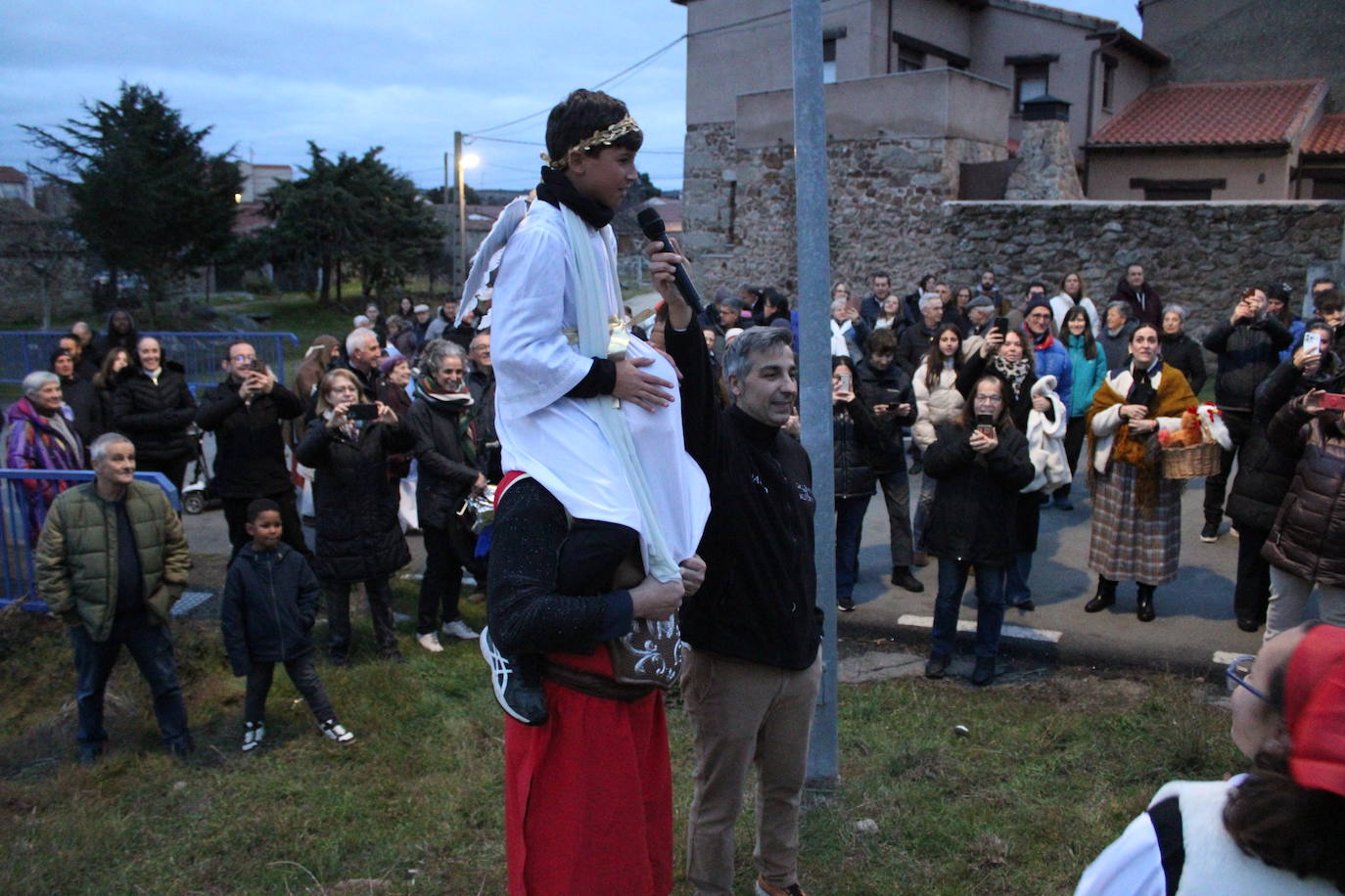 Gallegos de Solmirón celebra un original belén viviente