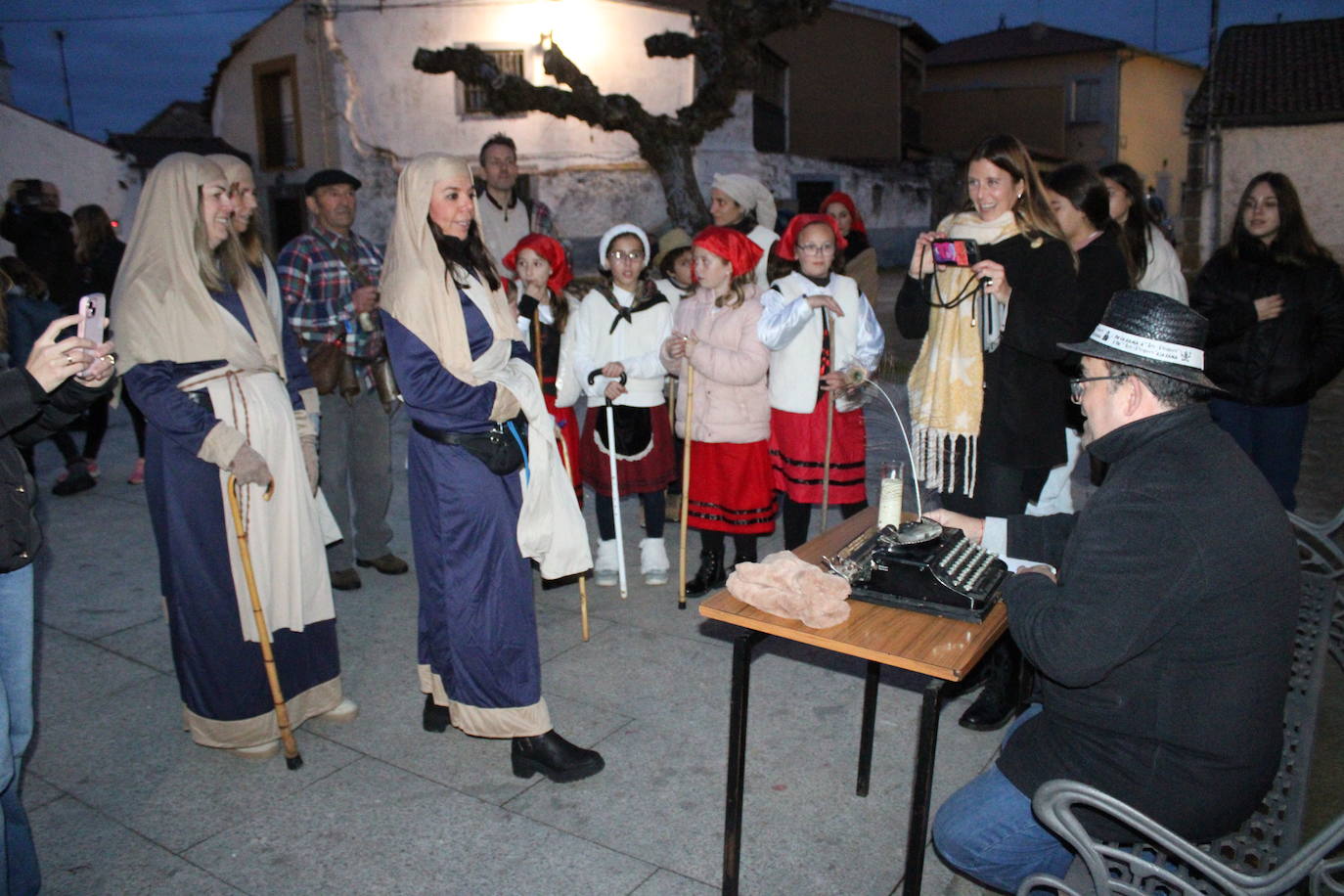 Gallegos de Solmirón celebra un original belén viviente