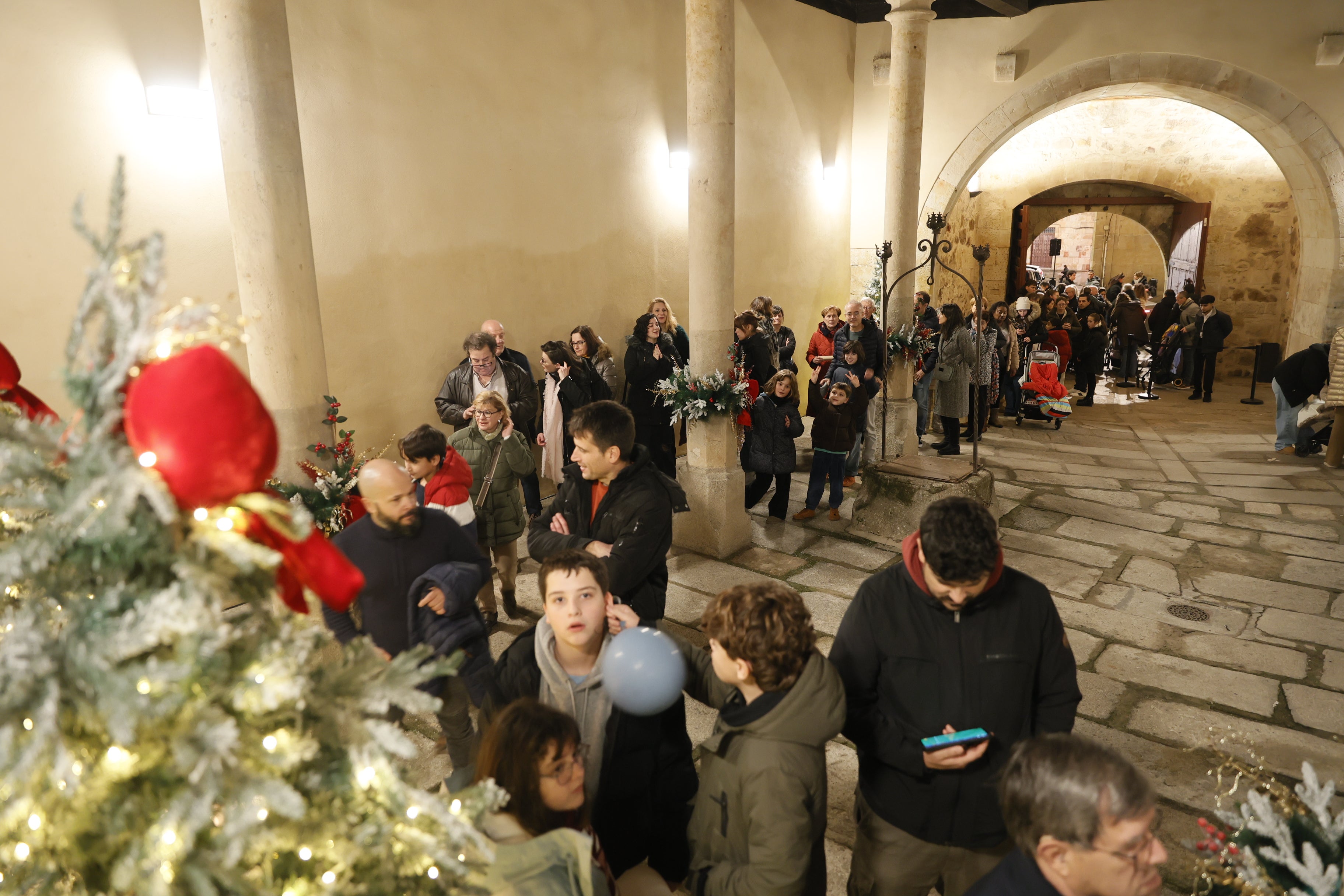 Salamanca, a rebosar: colas en el Huerto y los Anaya, y la Plaza y la Rúa, a reventar