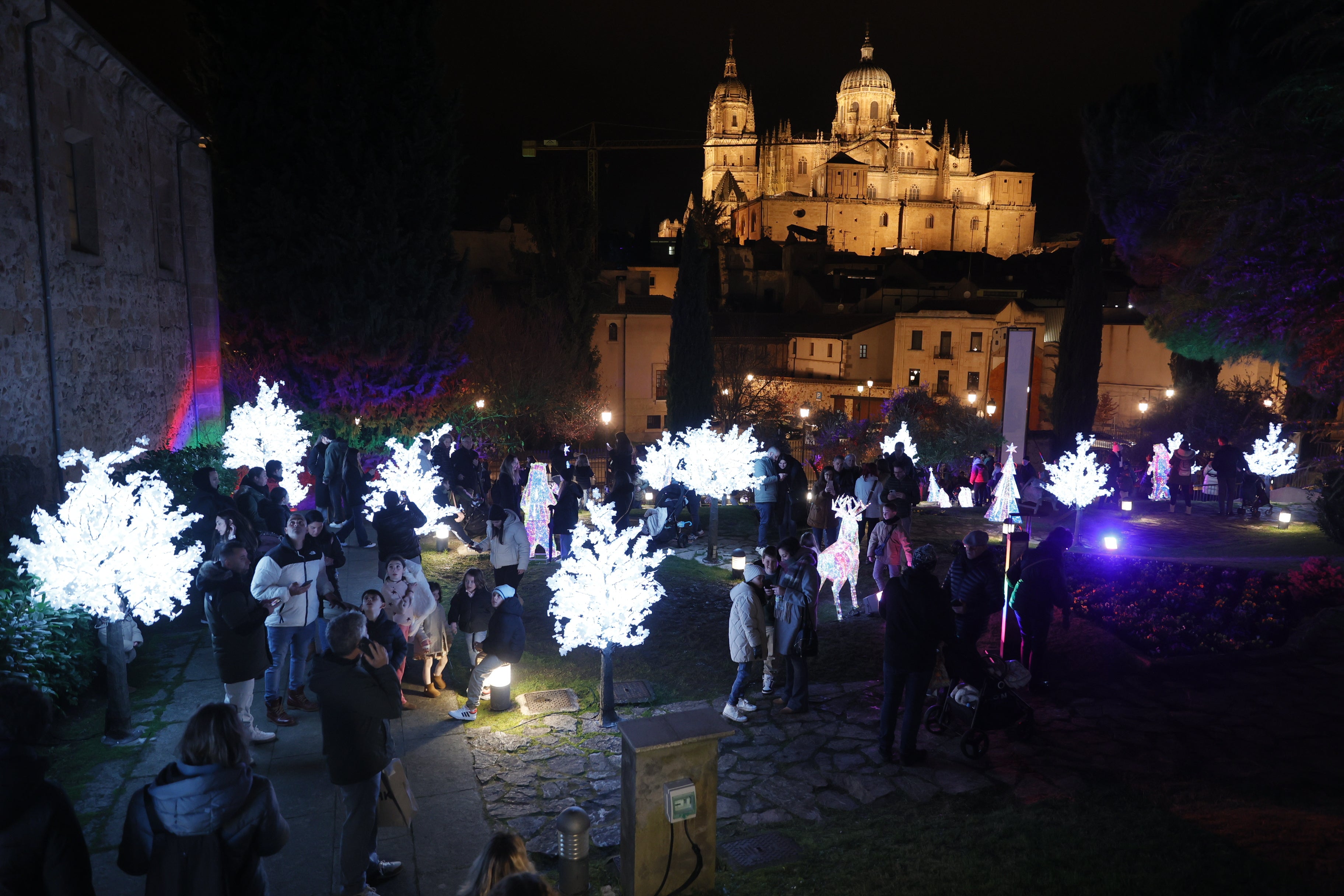 Salamanca, a rebosar: colas en el Huerto y los Anaya, y la Plaza y la Rúa, a reventar