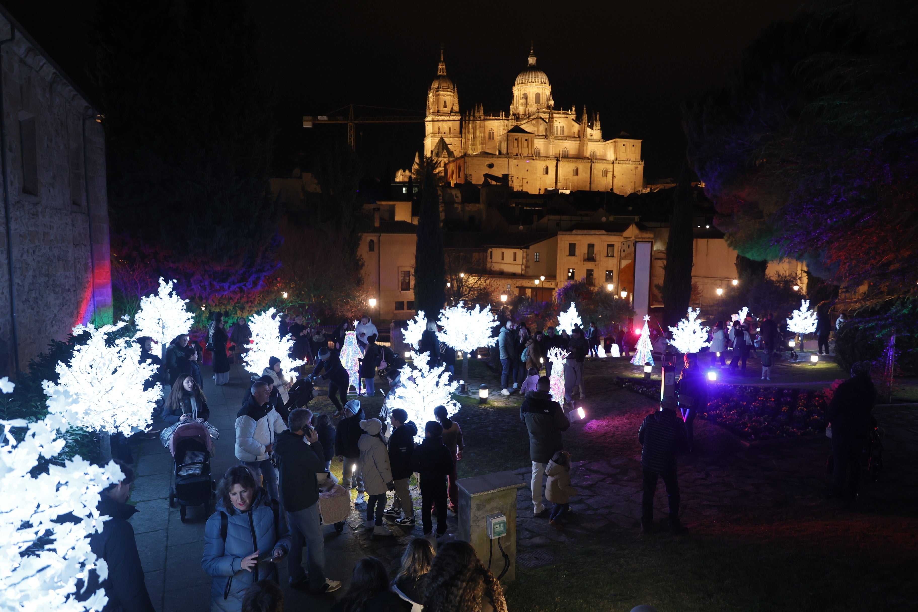 Salamanca, a rebosar: colas en el Huerto y los Anaya, y la Plaza y la Rúa, a reventar