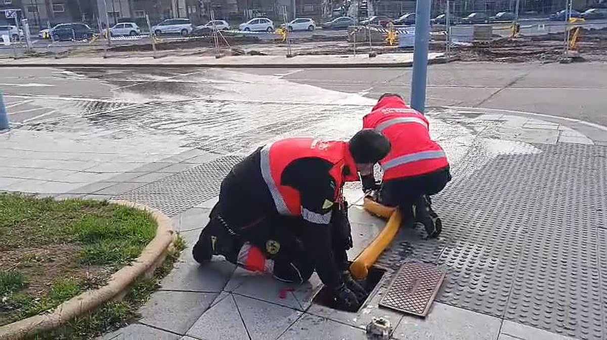 Así es la revisión de hidrantes que hacen los Bomberos