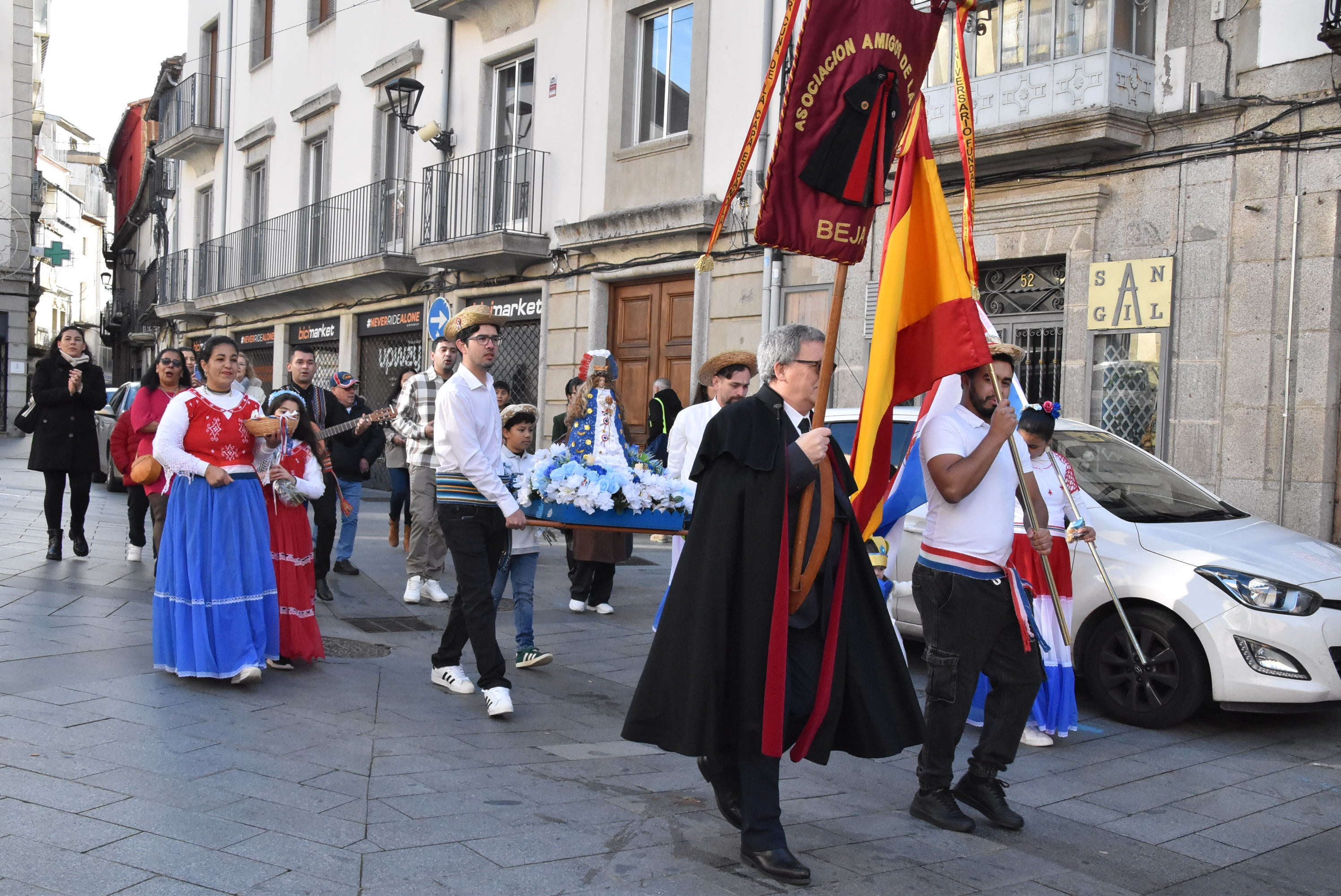 Procesión con la Virgen de Caacupé en Béjar
