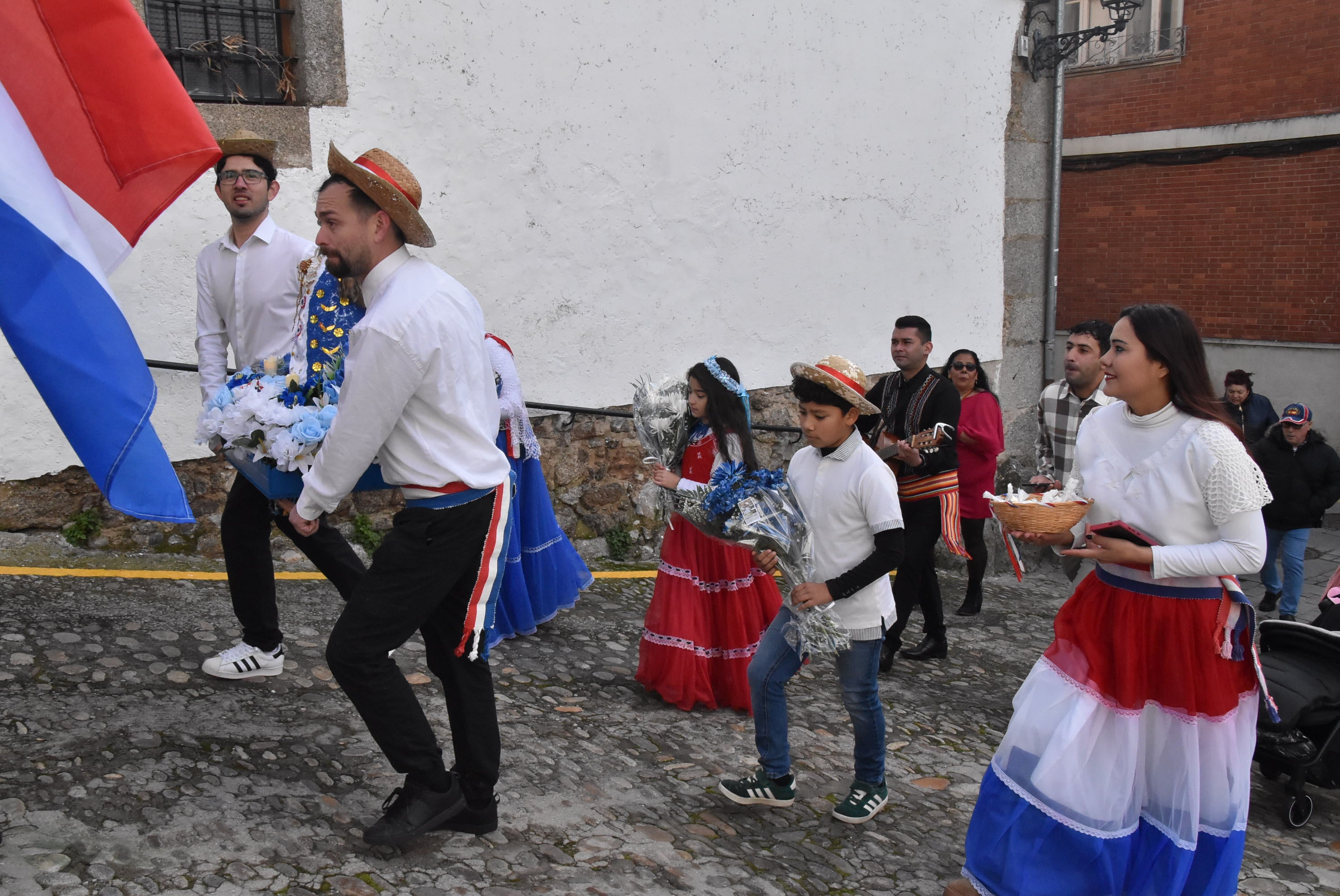 Procesión con la Virgen de Caacupé en Béjar