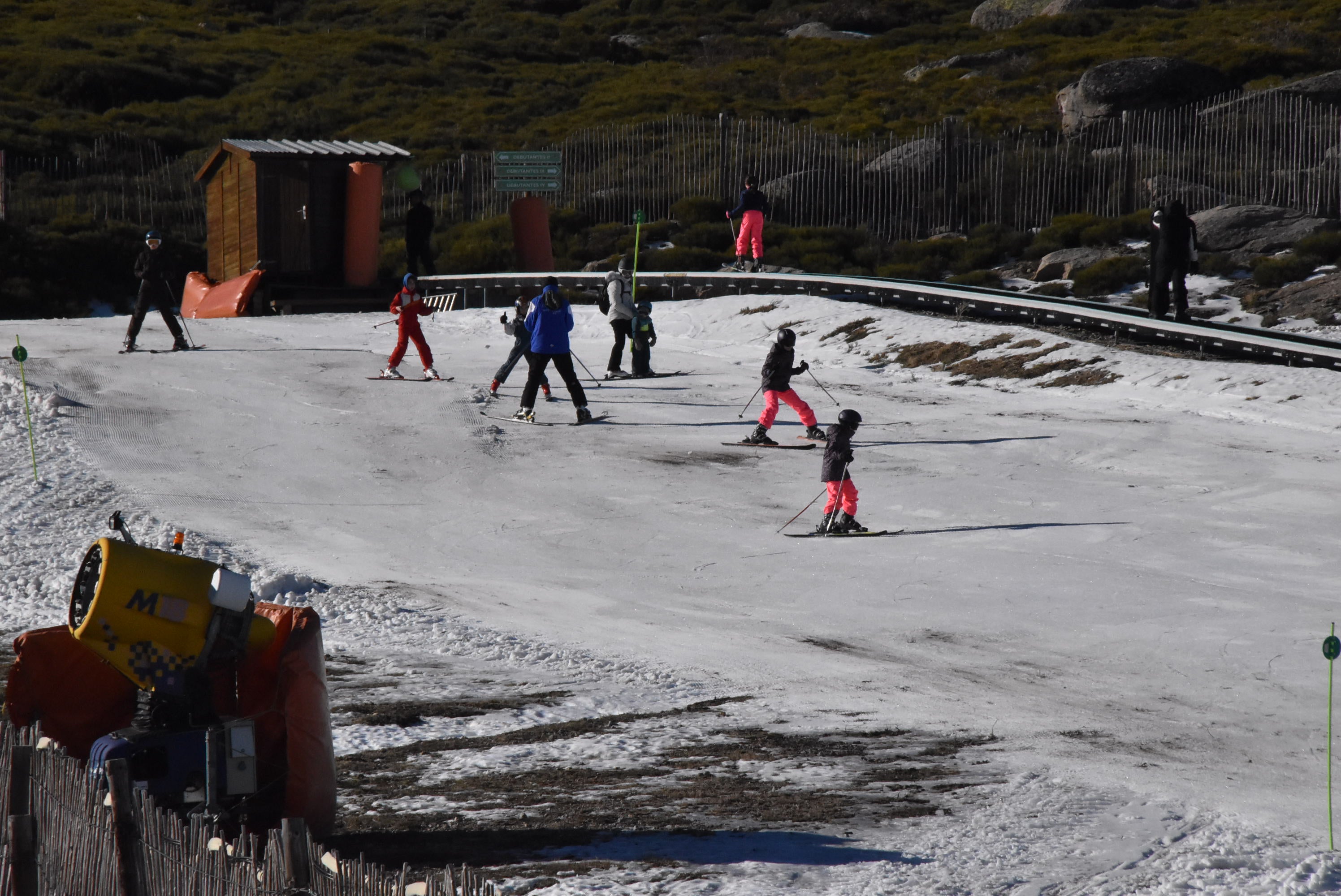 Flojo inicio de temporada en La Covatilla que cerrará las pistas hasta el viernes