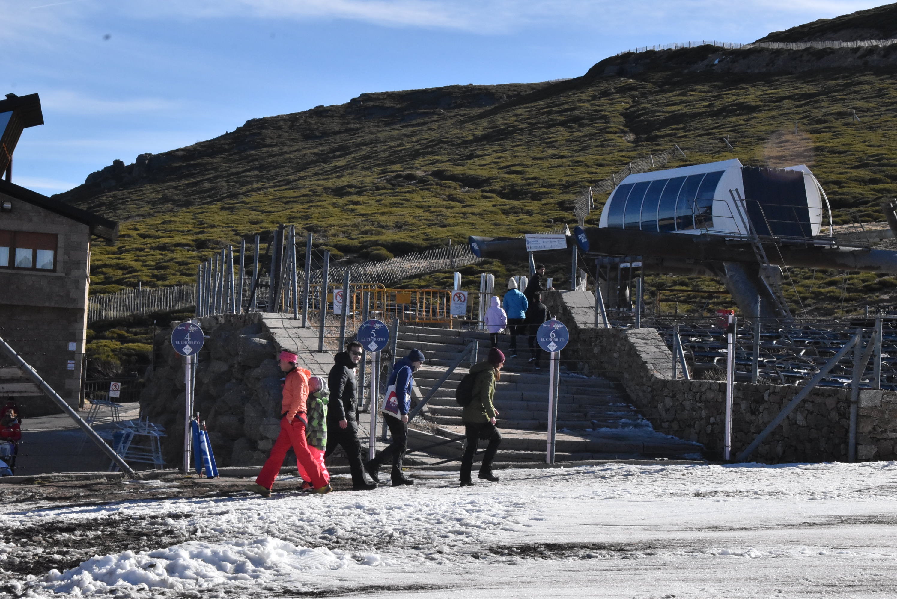 Flojo inicio de temporada en La Covatilla que cerrará las pistas hasta el viernes