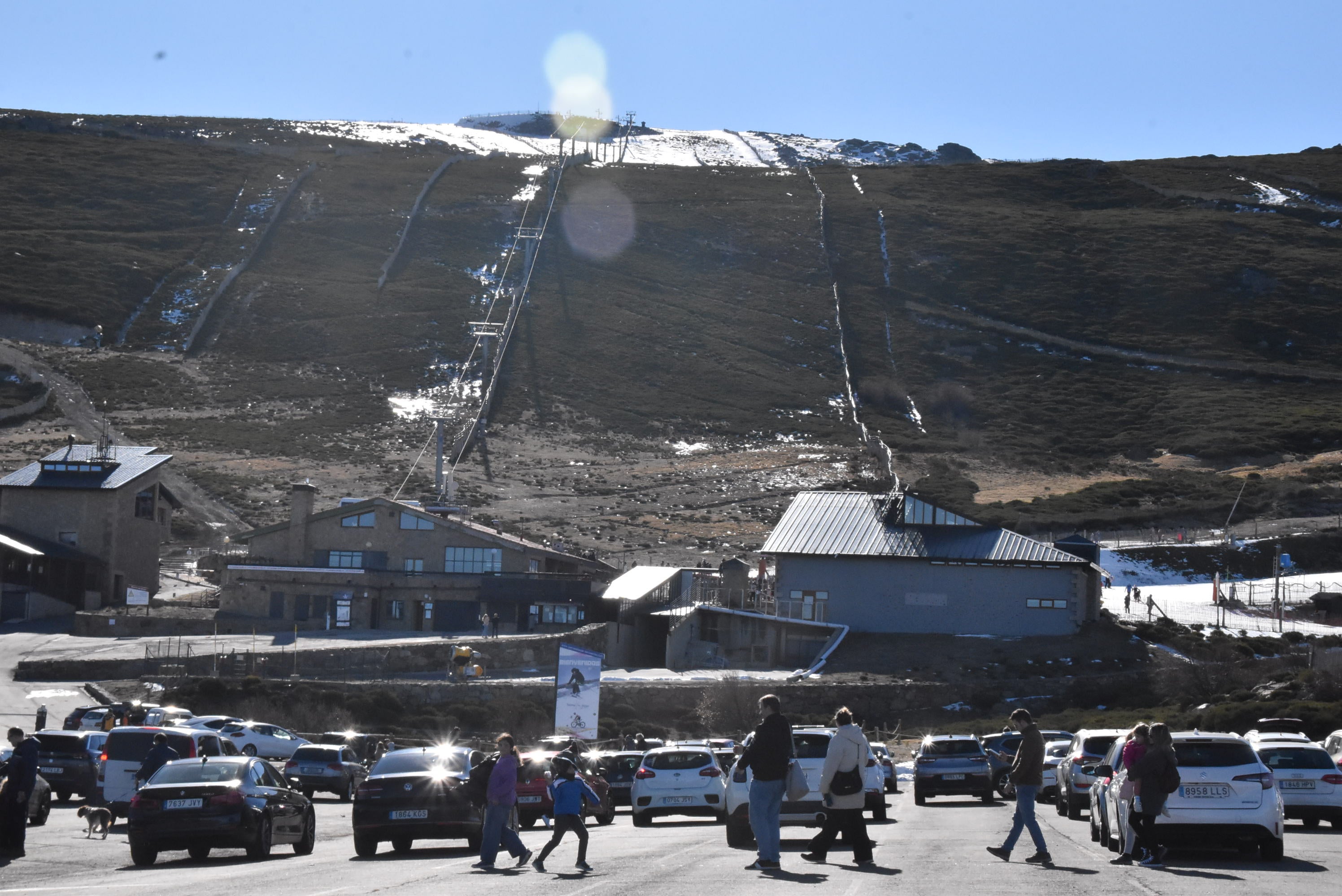 Flojo inicio de temporada en La Covatilla que cerrará las pistas hasta el viernes