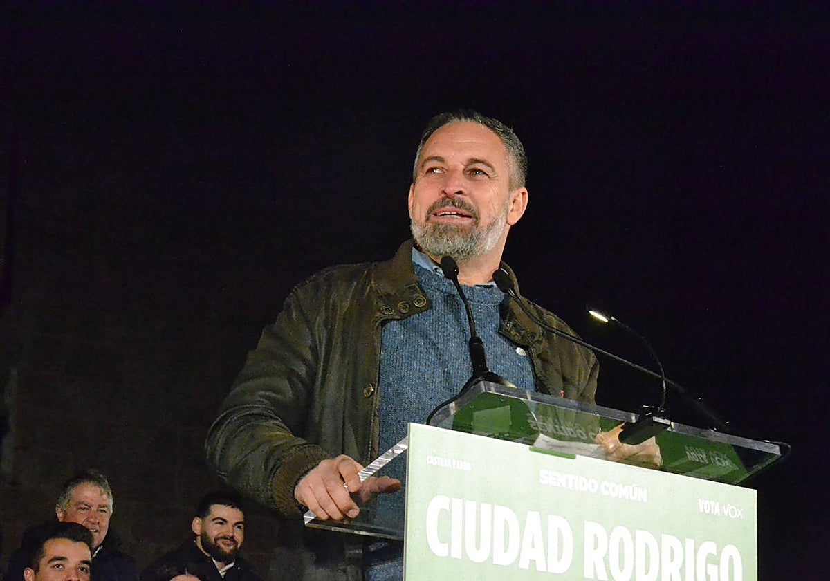 Abascal en Miróbriga: ”España está secuestrada por una mafia corrupta ...