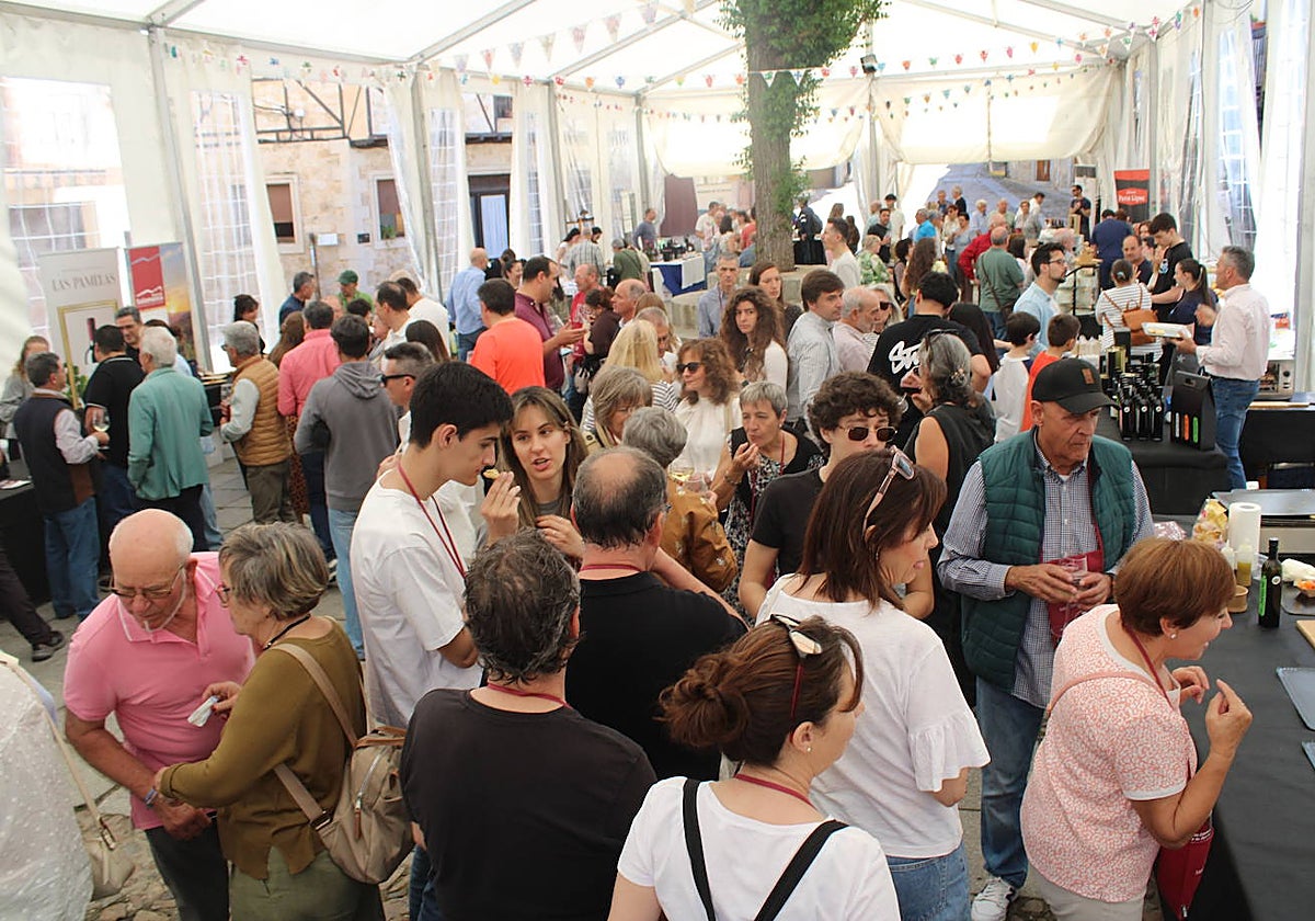 Sabroso cierre a la Feria de Enoturismo de San Esteban de la Sierra