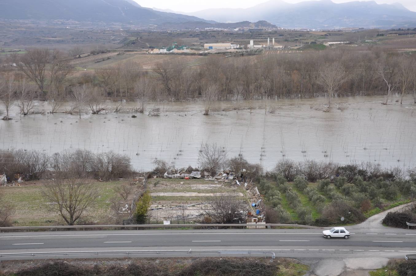 El río a su paso por Haro