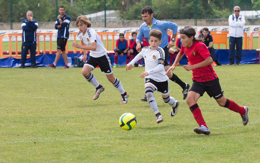 El Valencia gana el Torneo Nacional Alevín de Valvanera