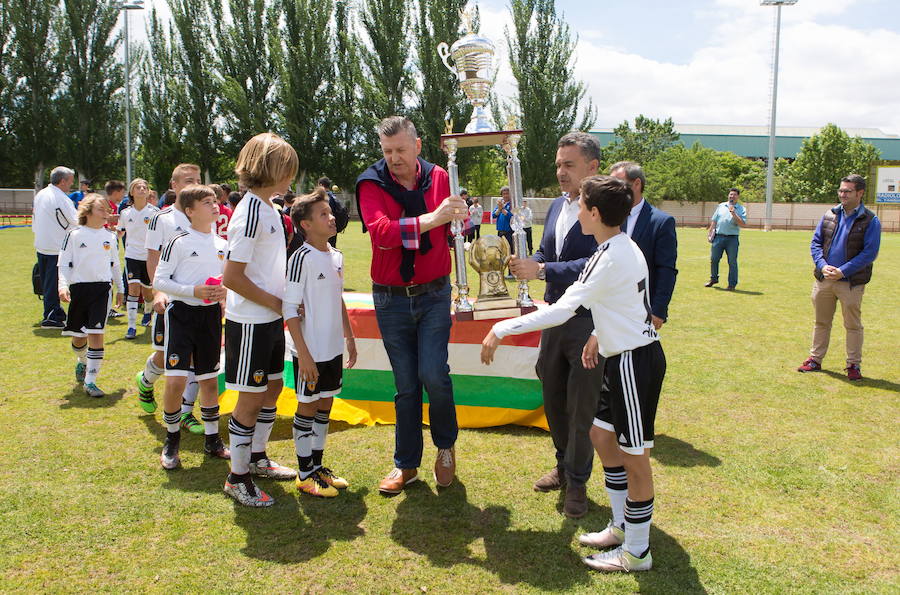 El Valencia gana el Torneo Nacional Alevín de Valvanera