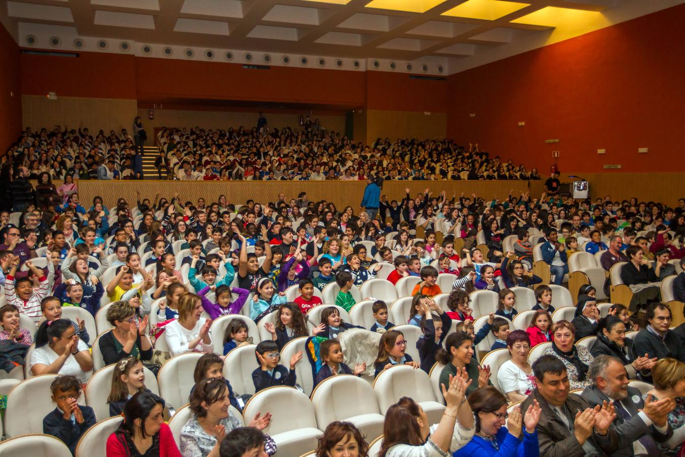 La campaña Mundial por la Educación reune a 800 escolares en el Auditorio