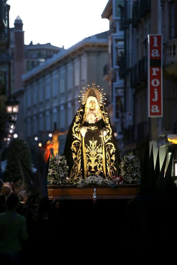 La cofradía de la Santa Cruz procesionó con el Santo Rosario del Dolor