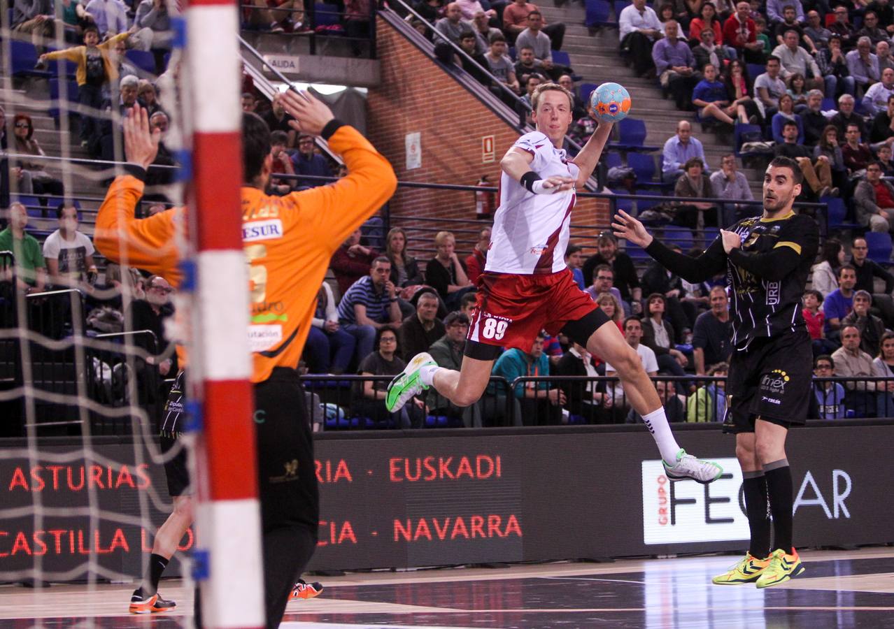 El Naturhouse se aferra al segundo puesto con un claro triunfo