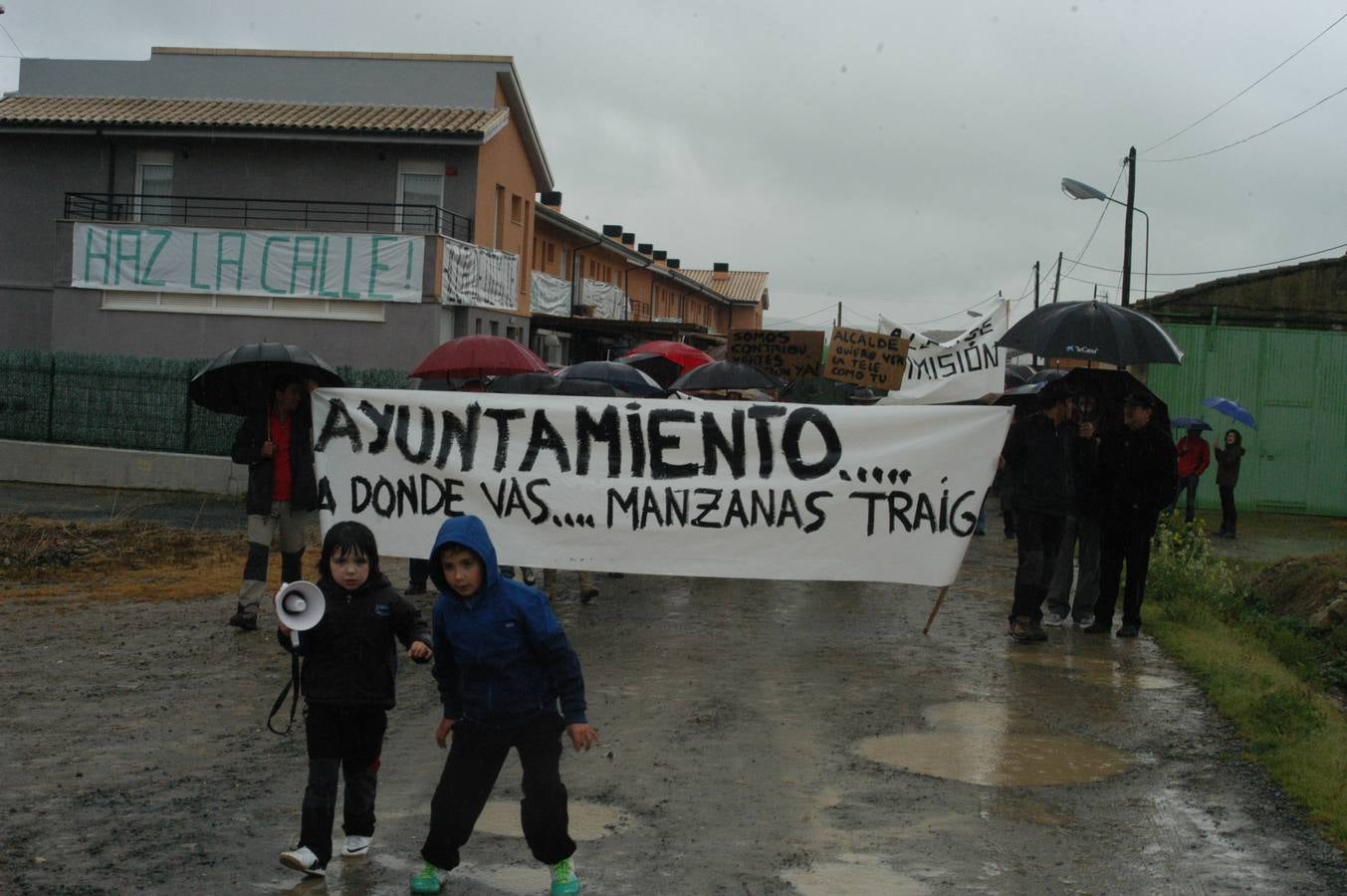 Manifestación de Ochánduri contra su alcalde